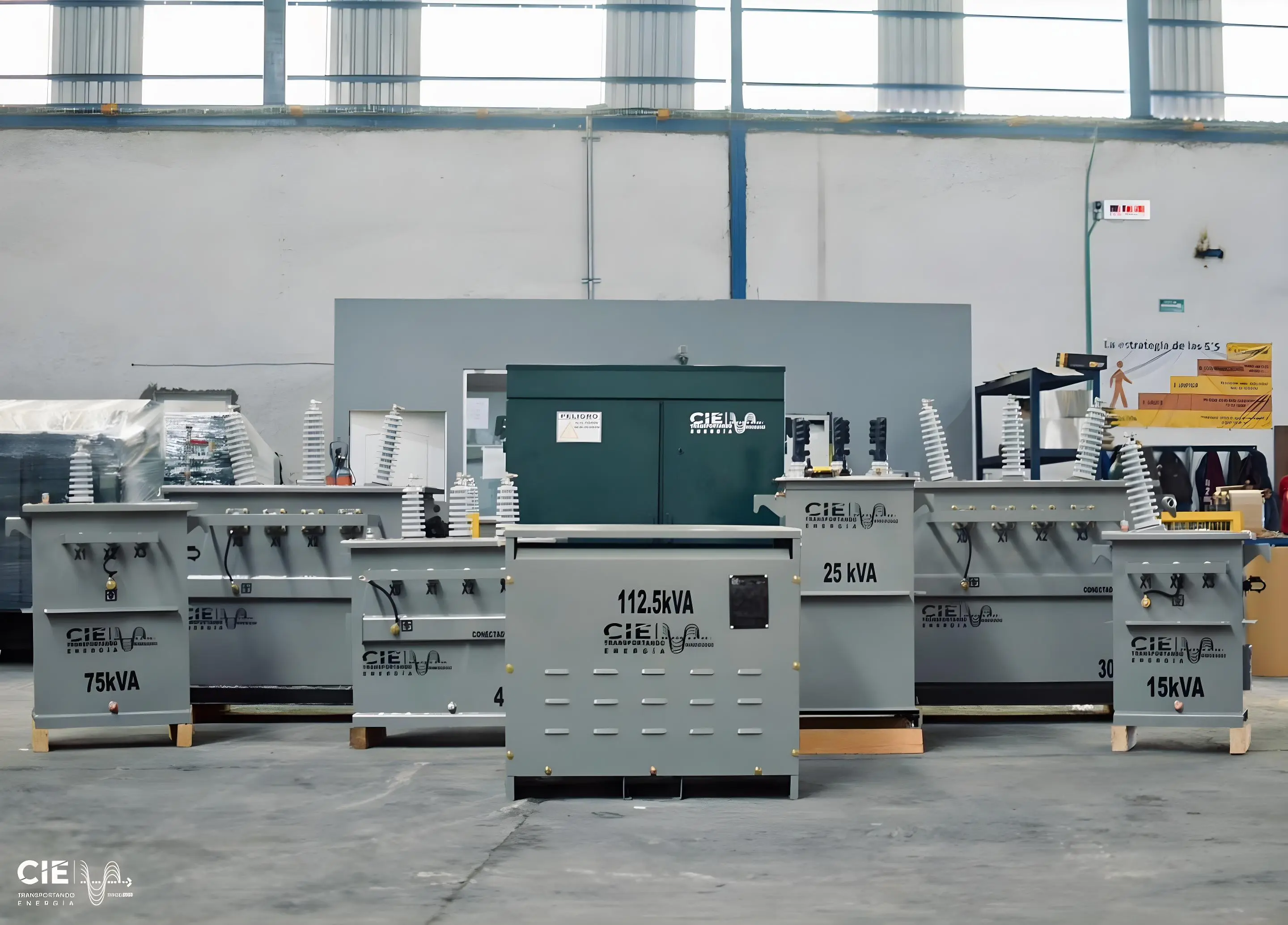 Imagen de todos los tipos de transformadores disponibles, incluyendo modelos pedestal, poste y sumergibles.